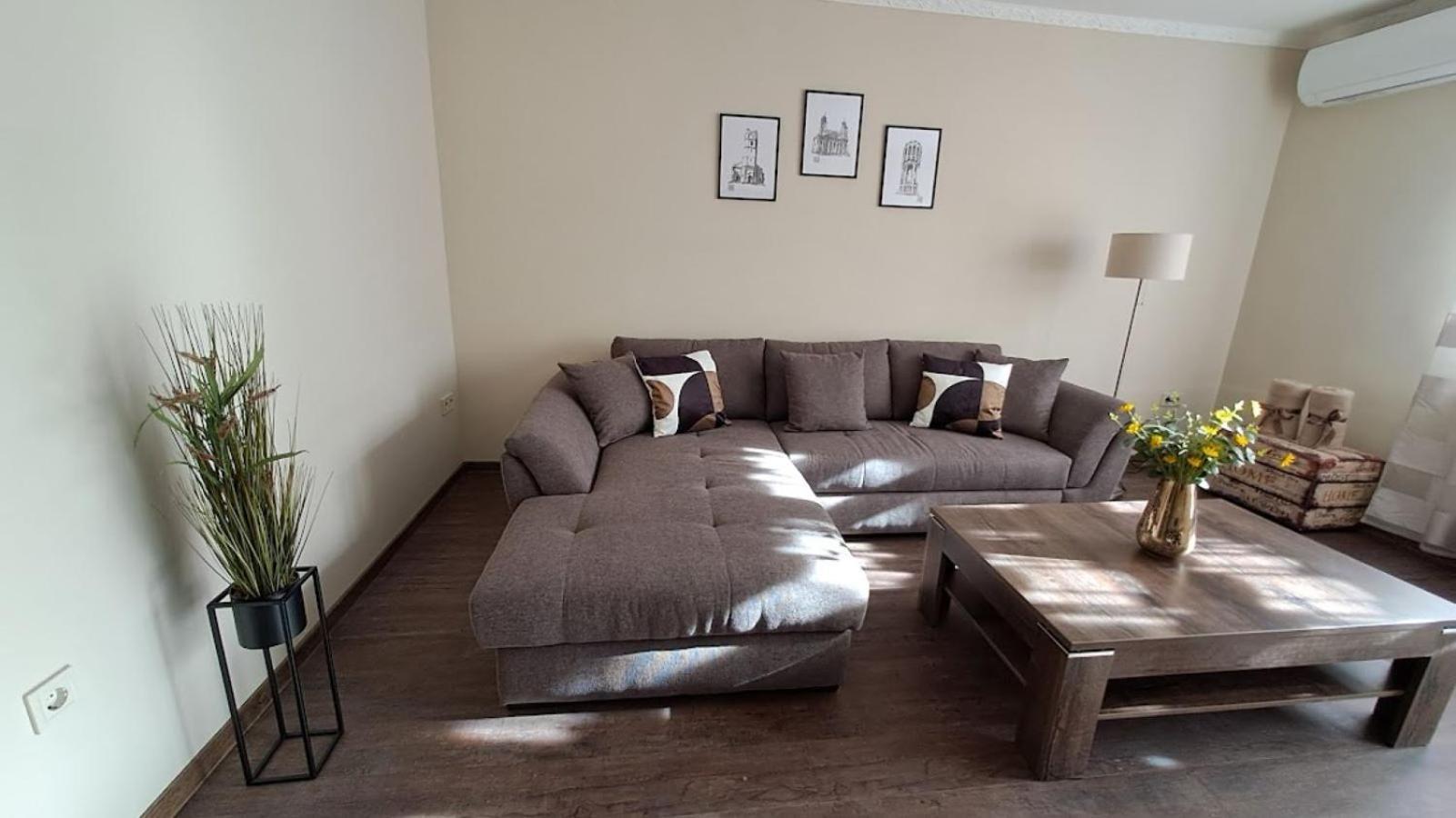 Szilfak City Apartman Hajdúszoboszló Εξωτερικό φωτογραφία