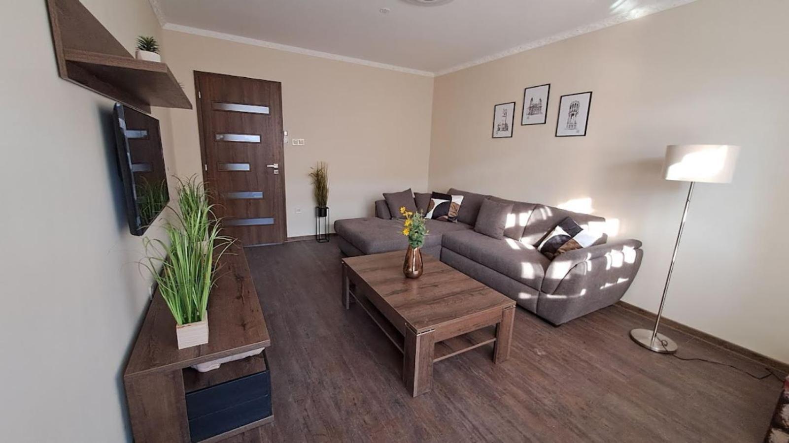Szilfak City Apartman Hajdúszoboszló Εξωτερικό φωτογραφία